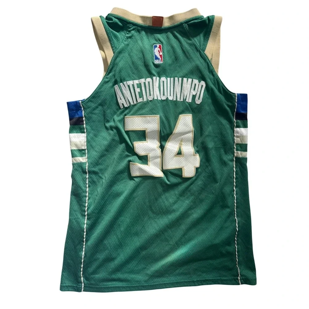 Nike Milwaukee Bucks Giannis Antetokounmpo Youth L NBA Basketball Jersey Green
